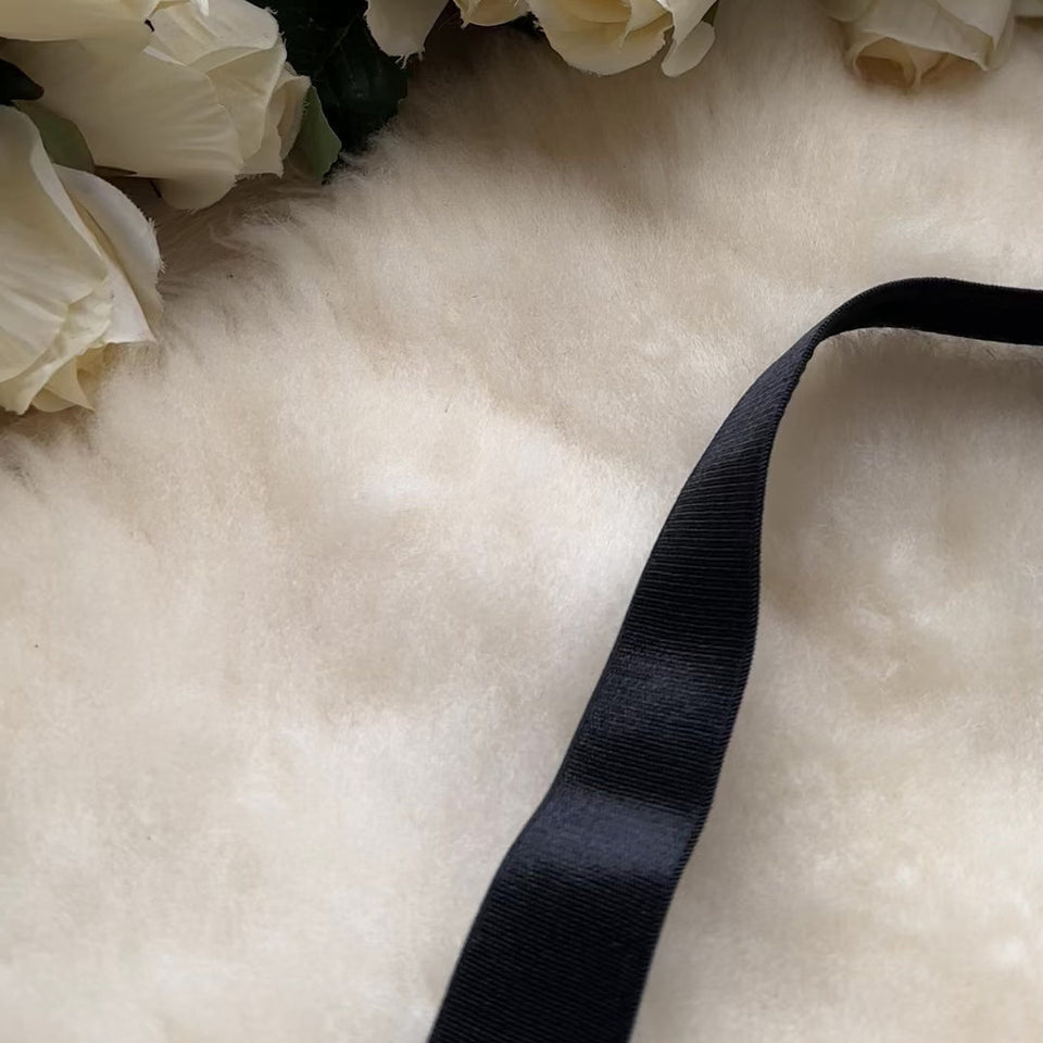 Fiona Şık Dantel Detaylı Halter Bluz