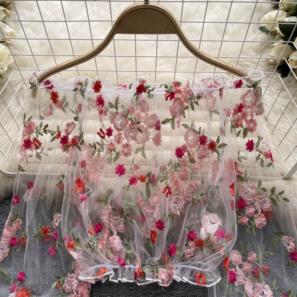 Lola Off-Shoulder Çiçek Nakışlı Dantel Bluz