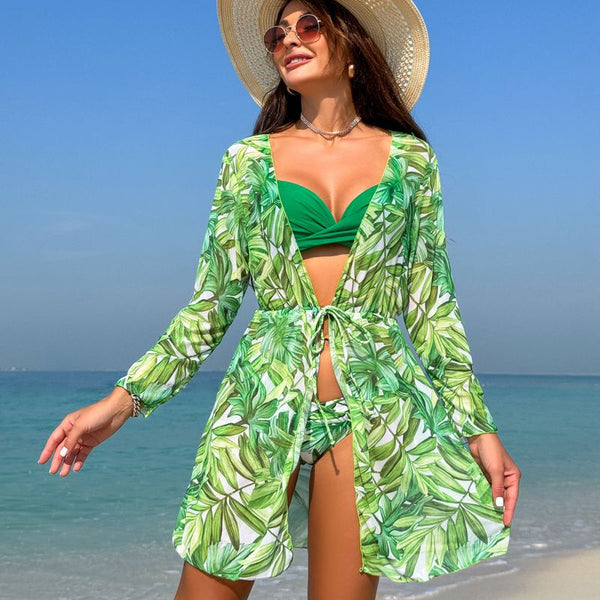 Tropikal üç parçalı bikini set