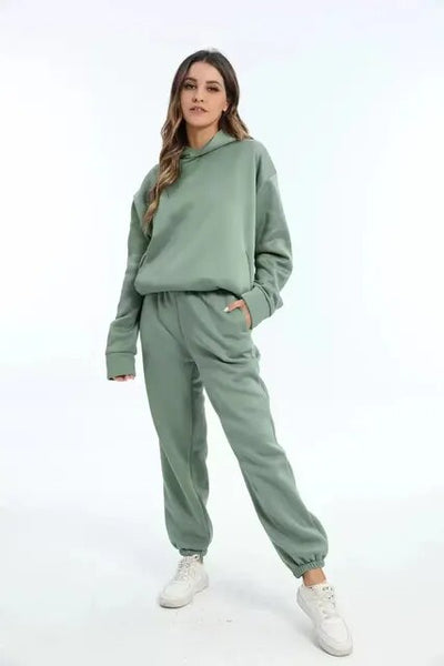 Kadınlar için Kapüşonlu Sweatshirt ve Eşofman Altı Seti
