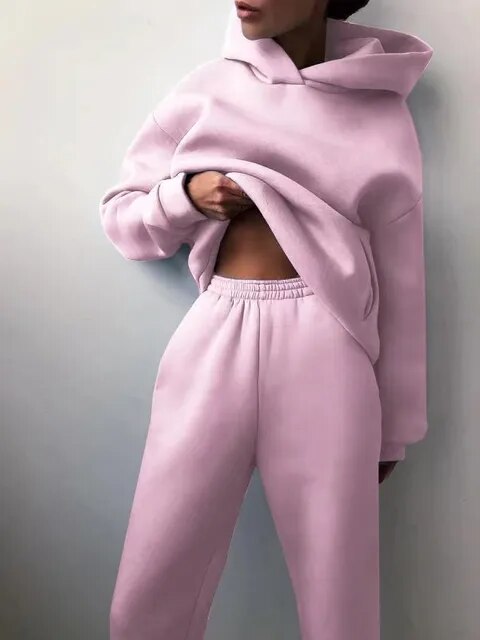 Kadınlar için Kapüşonlu Sweatshirt ve Eşofman Altı Seti