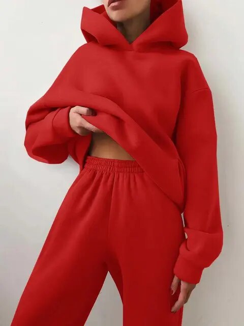Kadınlar için Kapüşonlu Sweatshirt ve Eşofman Altı Seti
