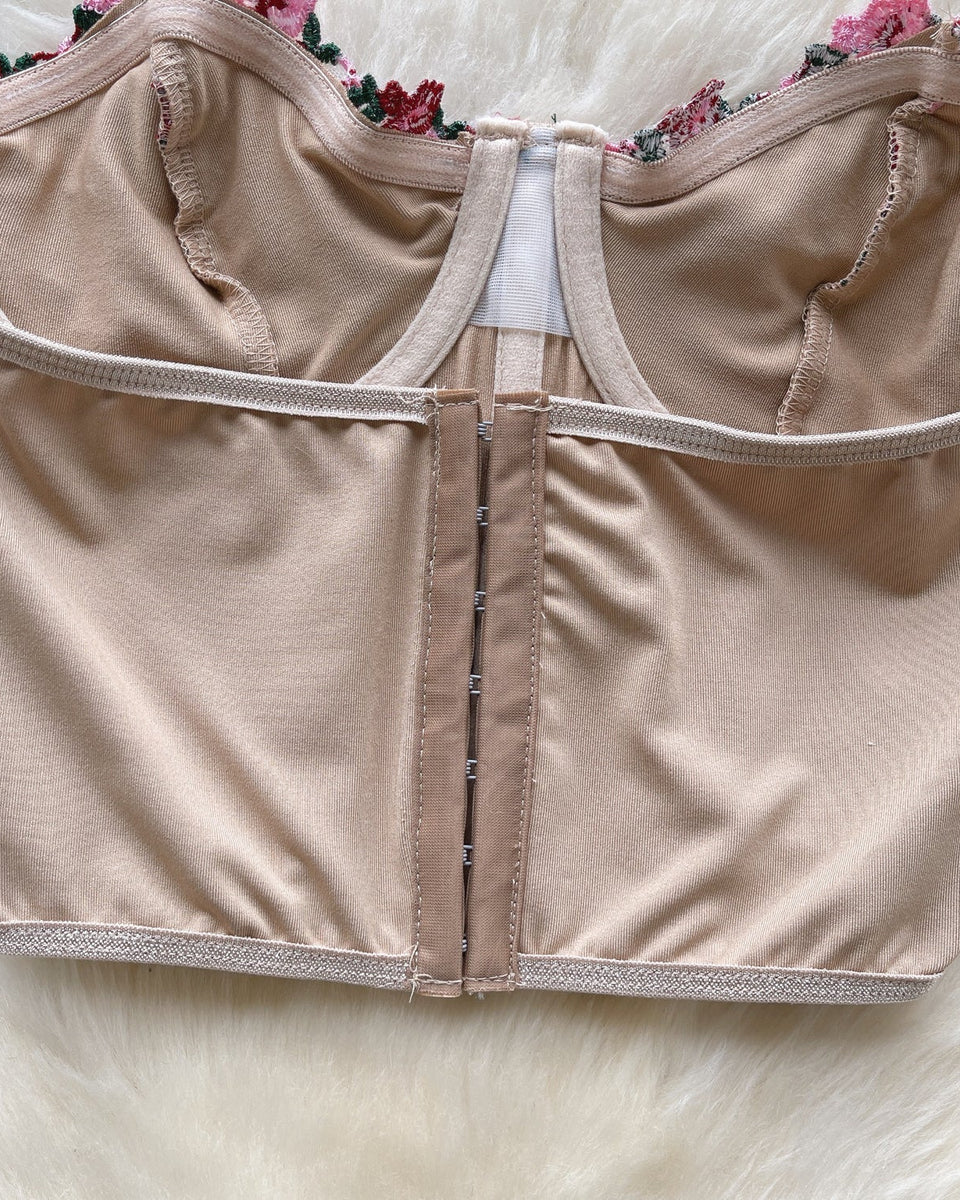 Off-shoulder Çiçek İşlemeli Dantel Bluz