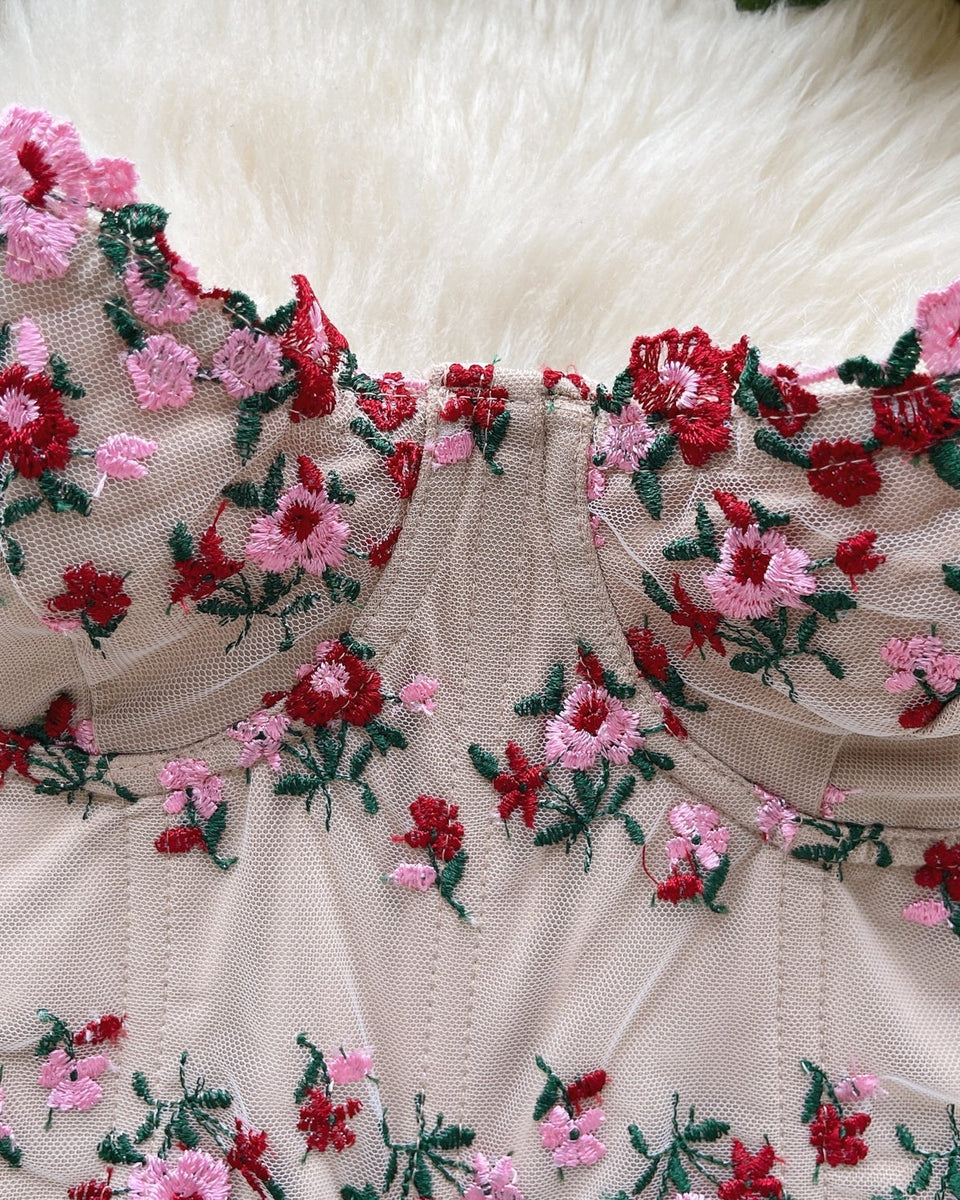 Off-shoulder Çiçek İşlemeli Dantel Bluz