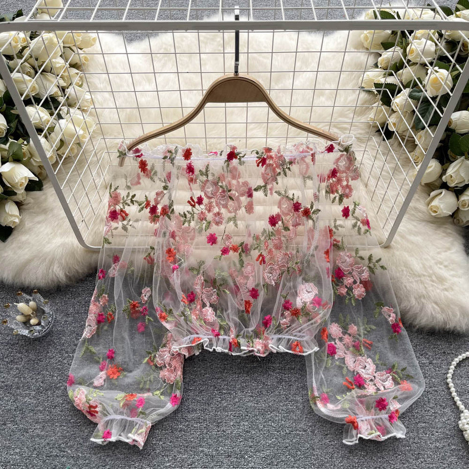 Lola Off-Shoulder Çiçek Nakışlı Dantel Bluz