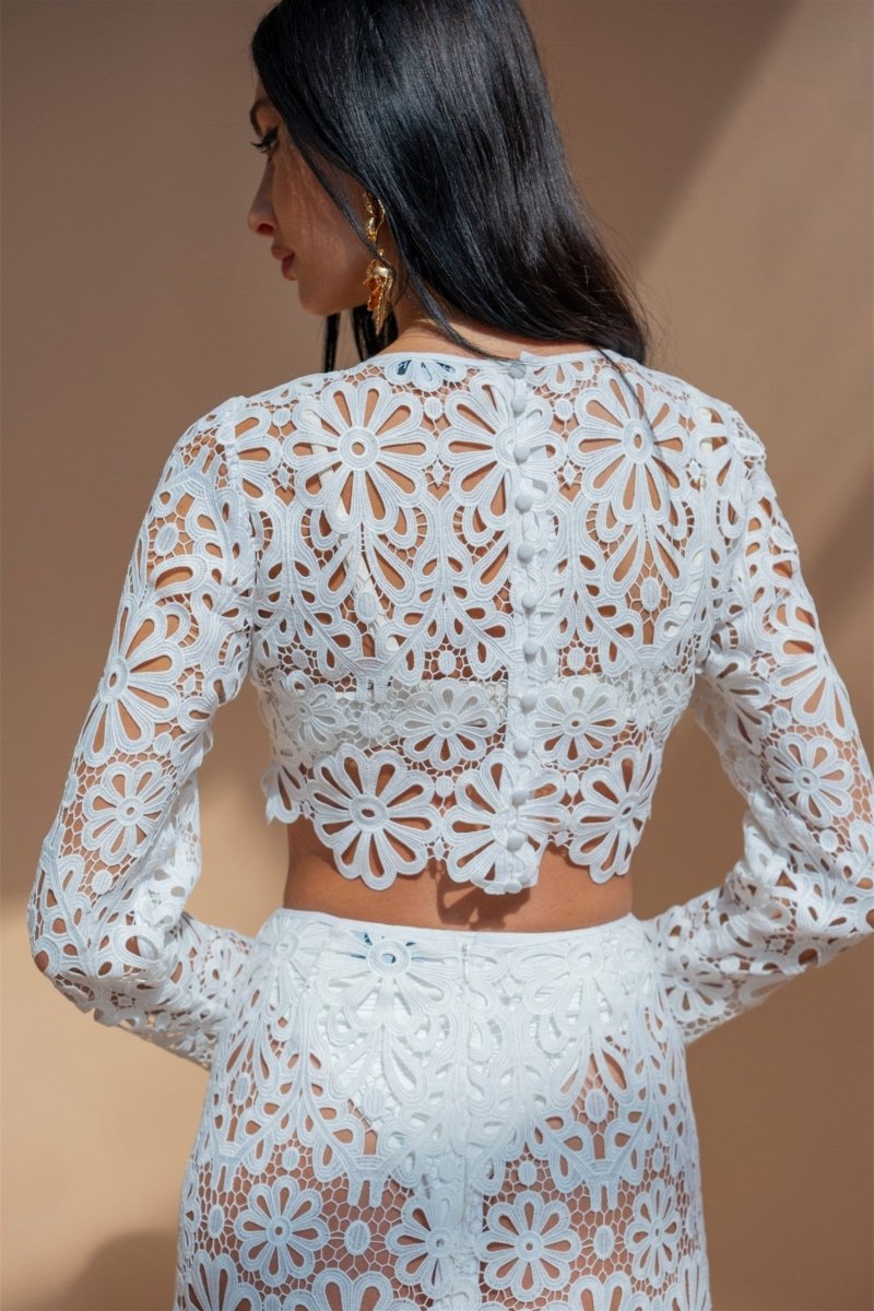 Lena – Çiçek Desenli Oyulmuş Set